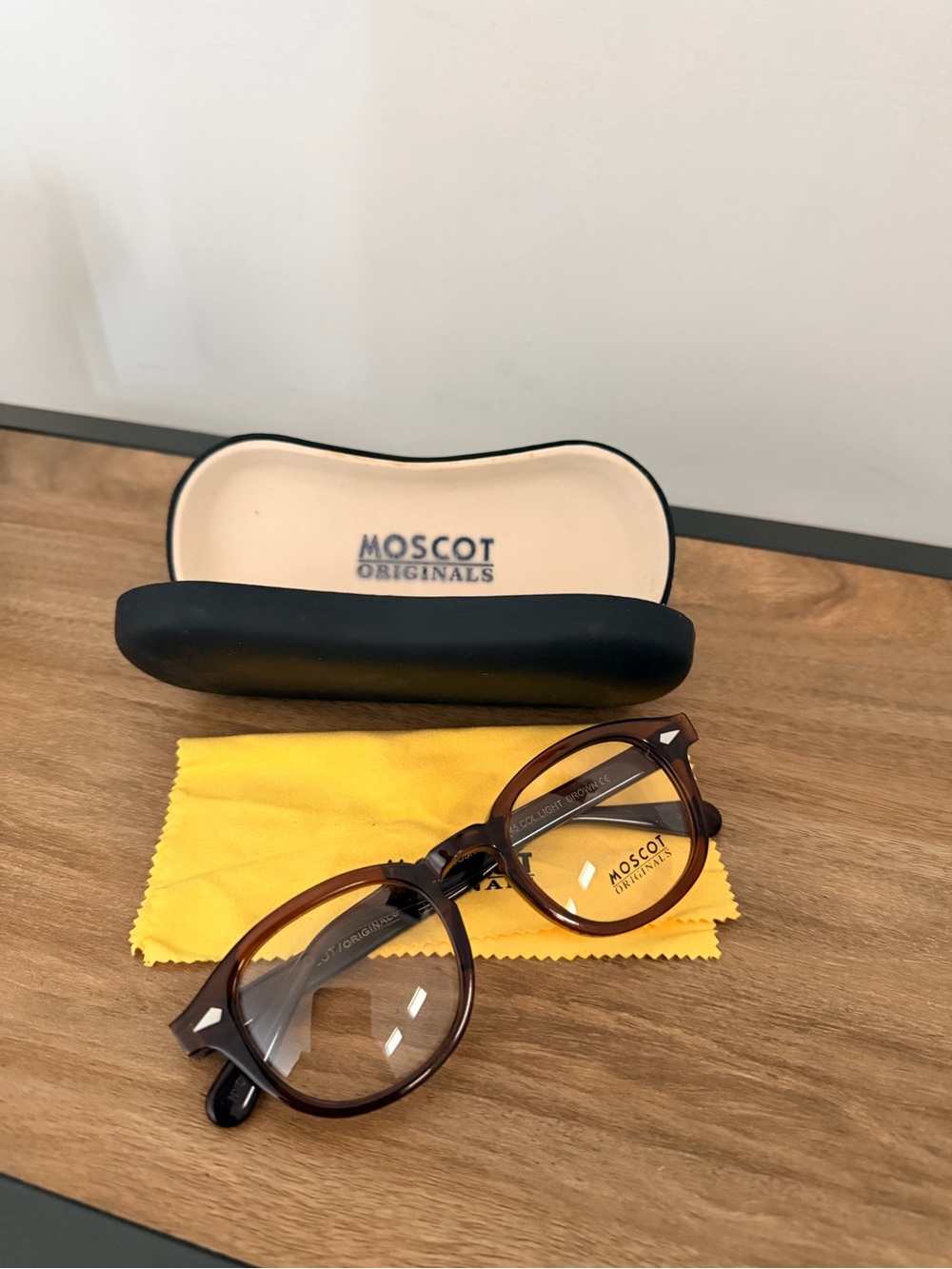 MOSCOT Brown Round Optical Glasses with Black Case
